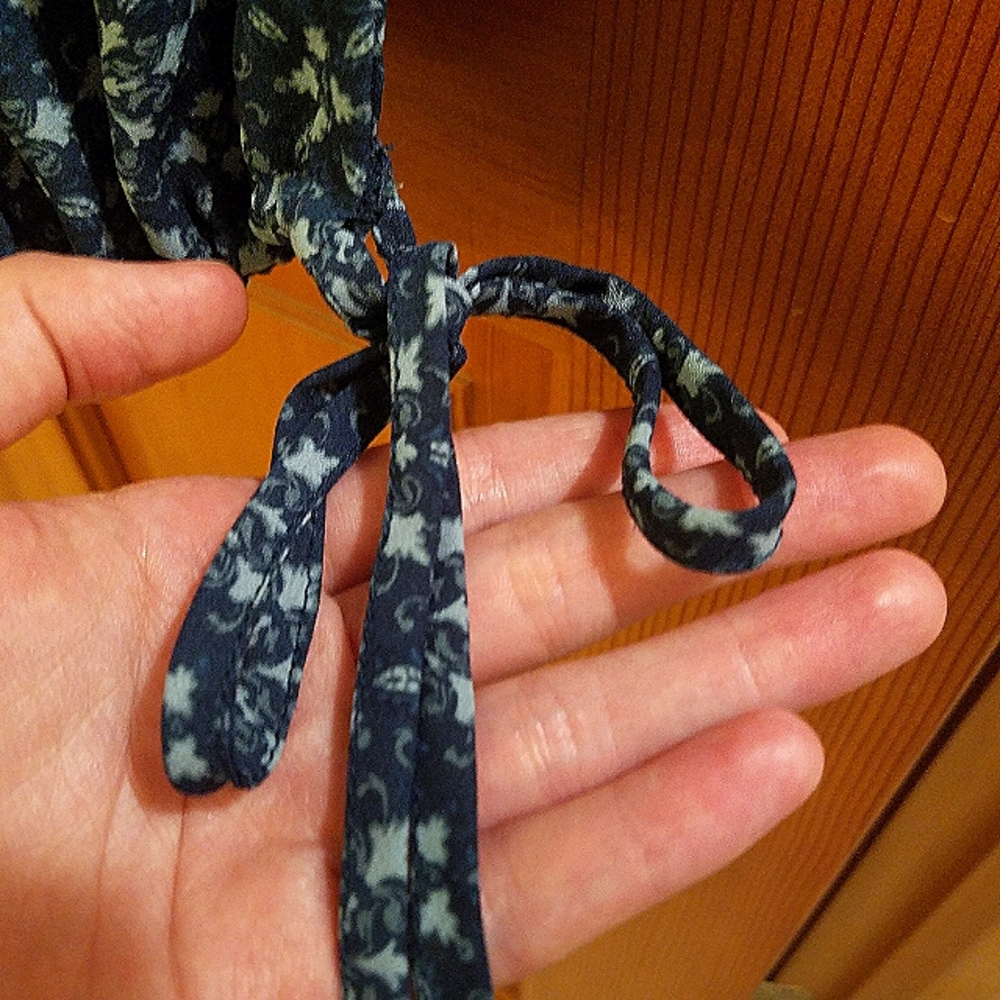 Finn & Grace Winter Floral Dress Shirt Navy Women's Blouse | Cold Moody Blues - Picture 6 of 7